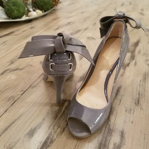Enzo Angiolini RARE size! Gray Pantent Heels
